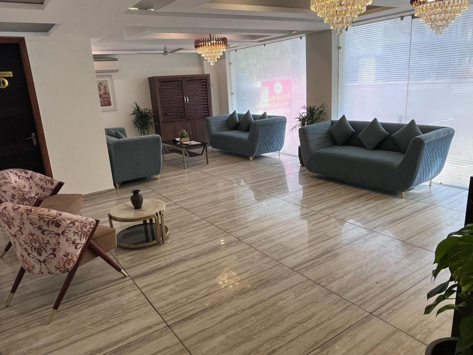Hotel The Luxe 18 - Golf Course Road Γκουργκάον Εξωτερικό φωτογραφία