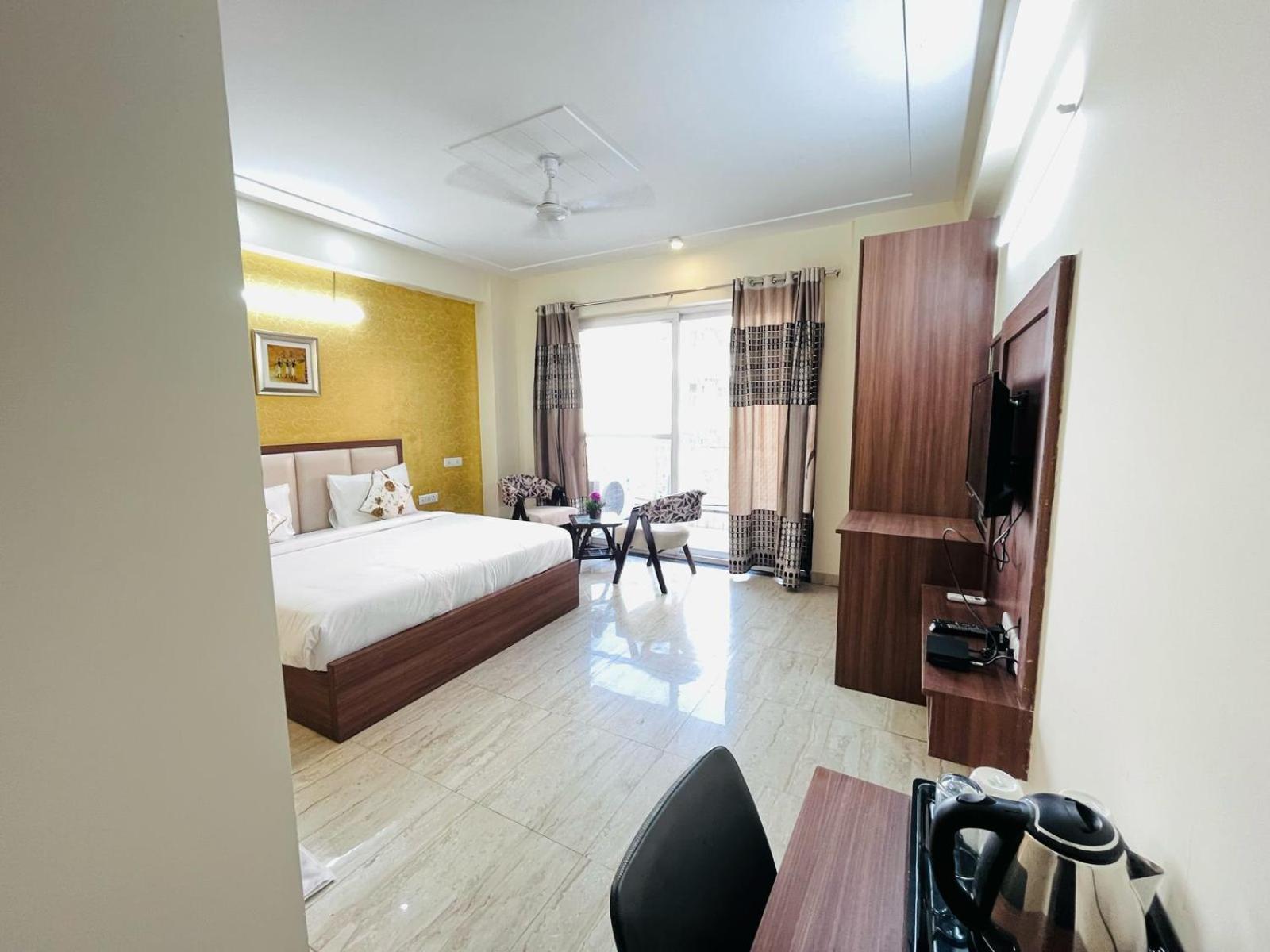 Hotel The Luxe 18 - Golf Course Road Γκουργκάον Εξωτερικό φωτογραφία
