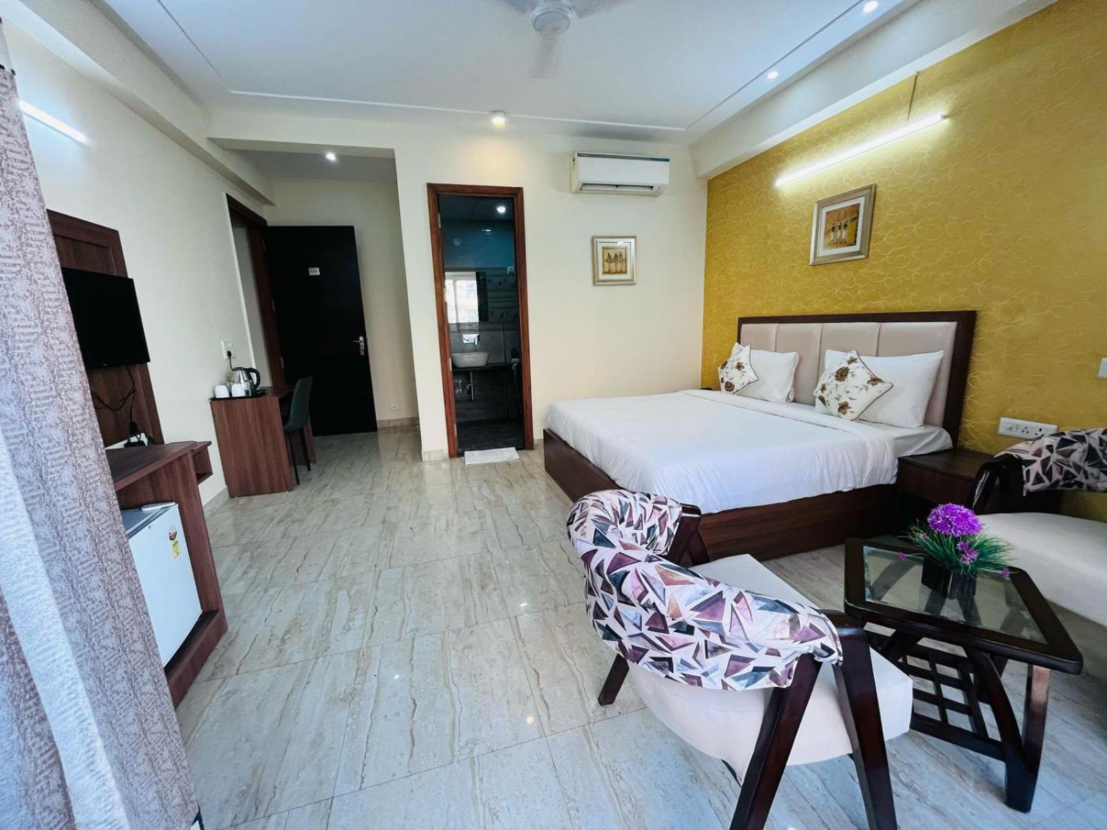 Hotel The Luxe 18 - Golf Course Road Γκουργκάον Εξωτερικό φωτογραφία