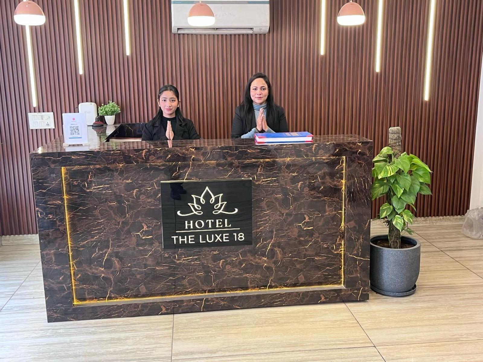 Hotel The Luxe 18 - Golf Course Road Γκουργκάον Εξωτερικό φωτογραφία