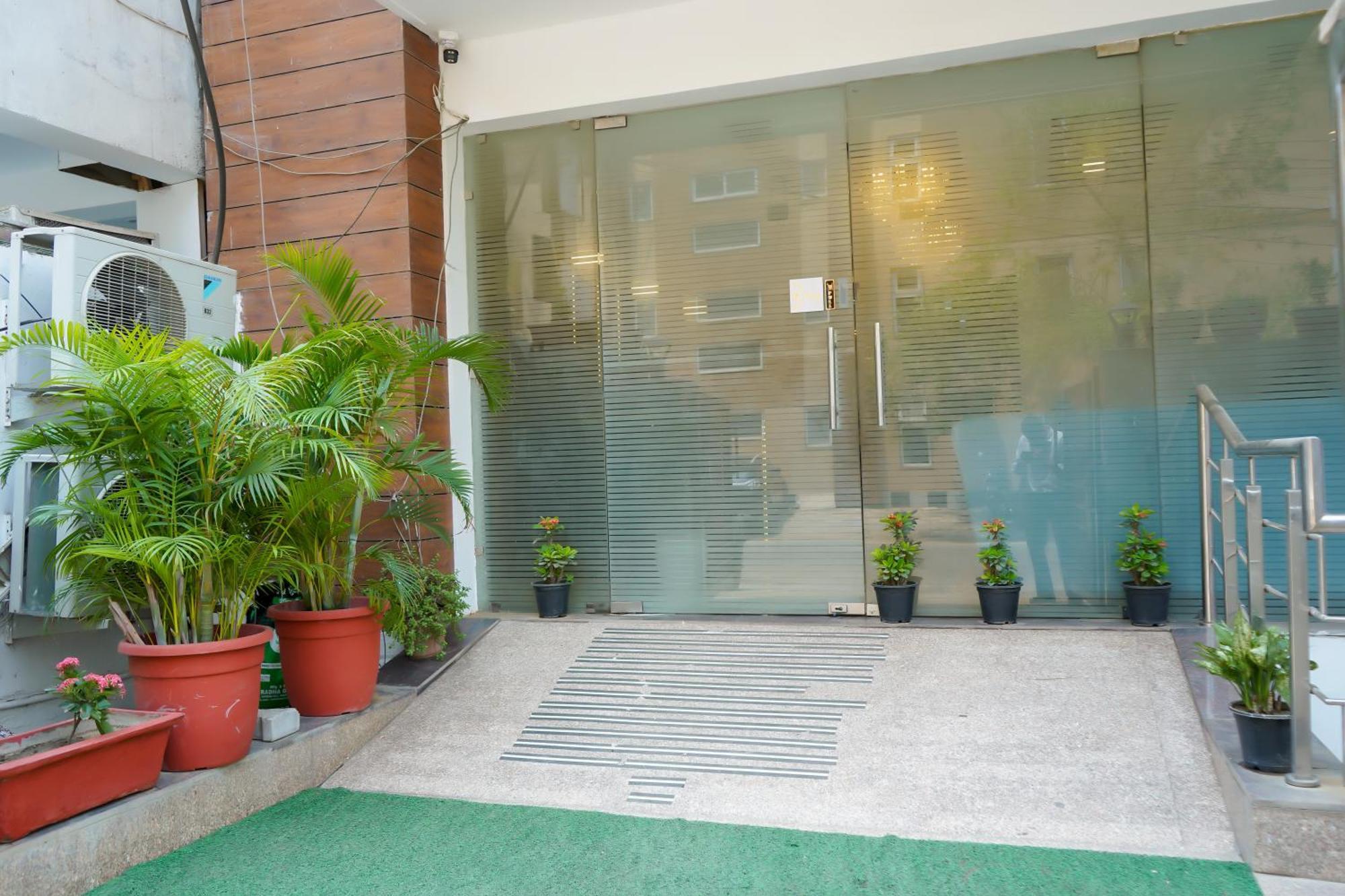 Hotel The Luxe 18 - Golf Course Road Γκουργκάον Εξωτερικό φωτογραφία