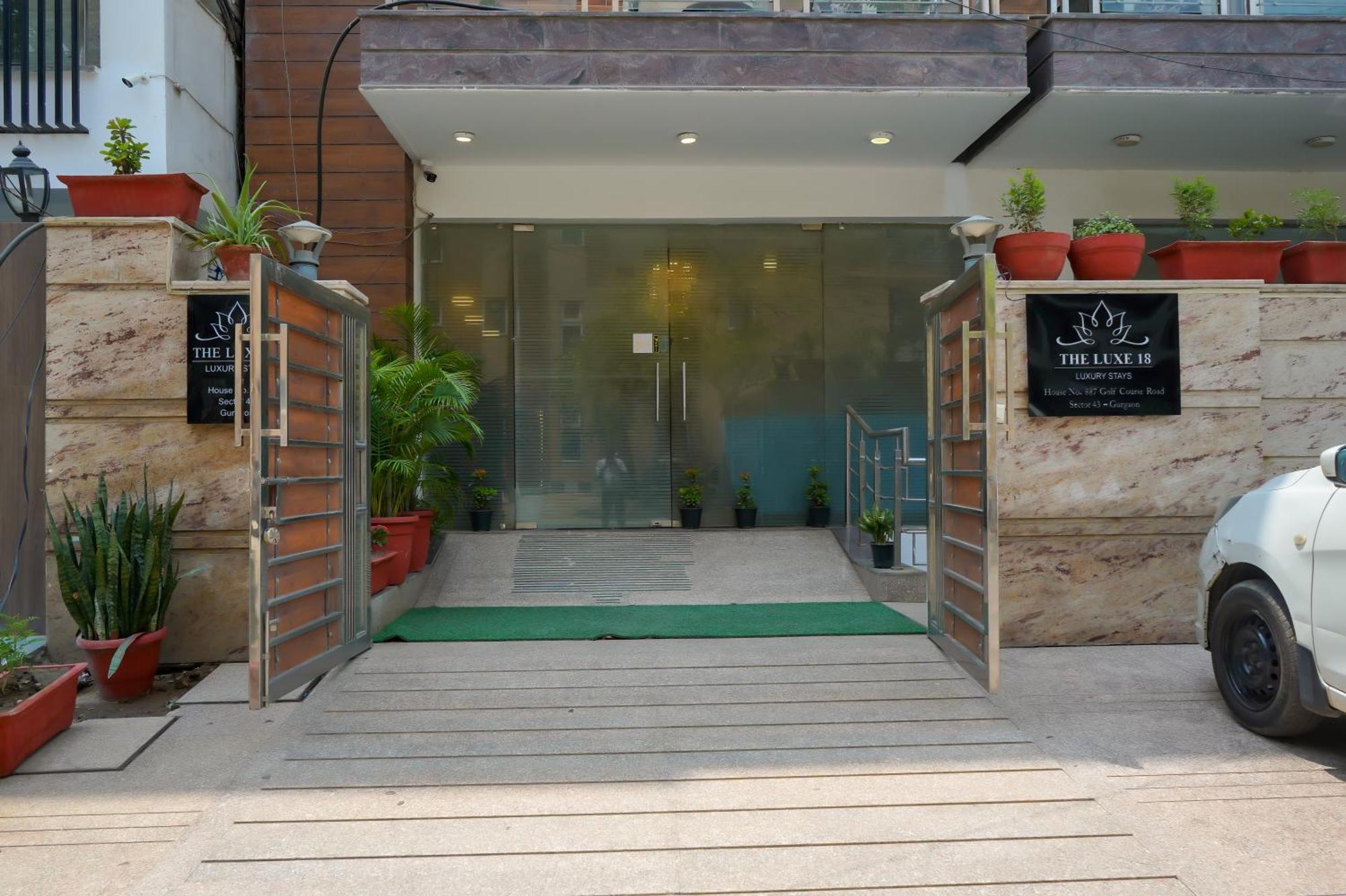 Hotel The Luxe 18 - Golf Course Road Γκουργκάον Εξωτερικό φωτογραφία