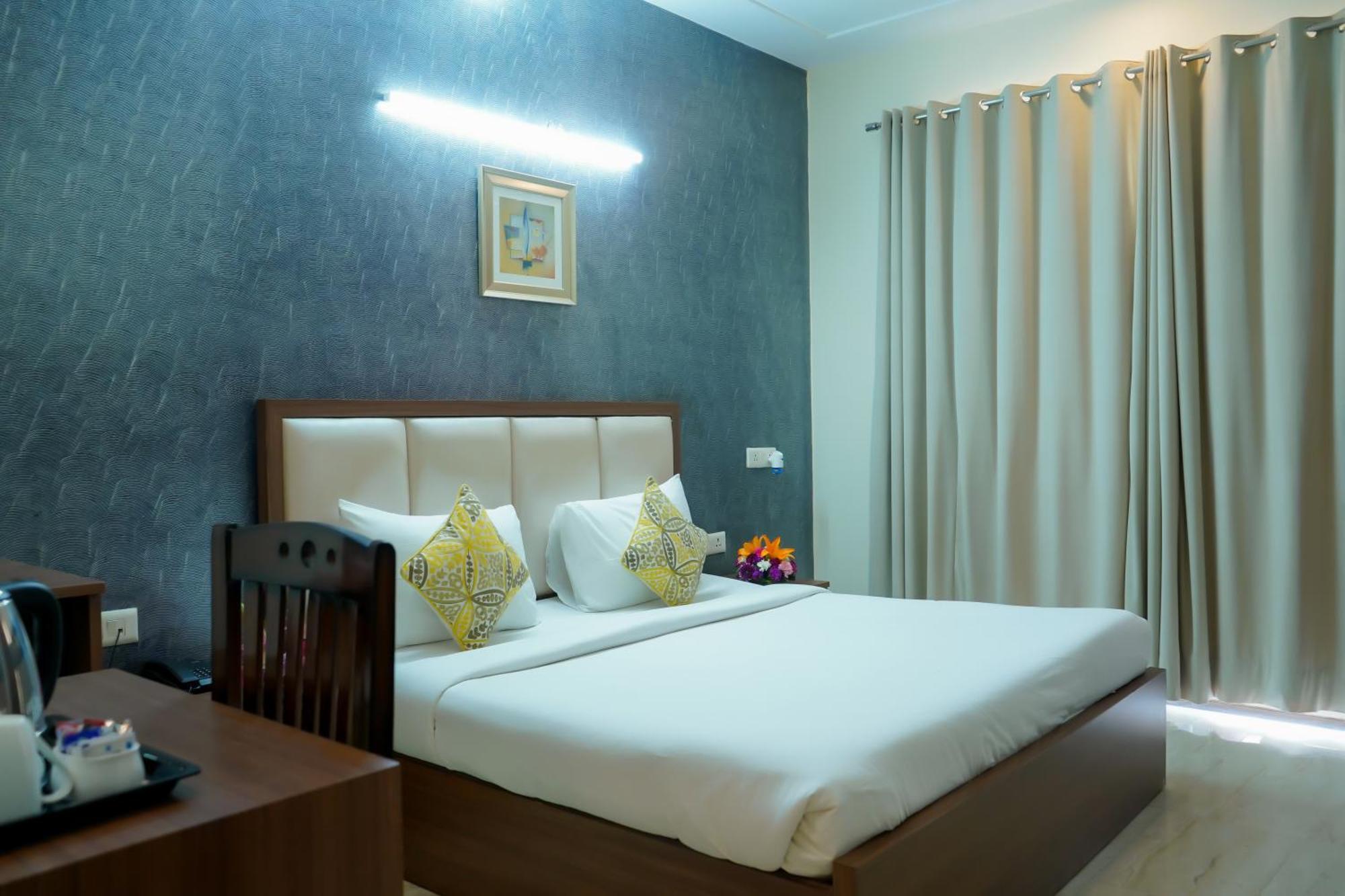 Hotel The Luxe 18 - Golf Course Road Γκουργκάον Εξωτερικό φωτογραφία
