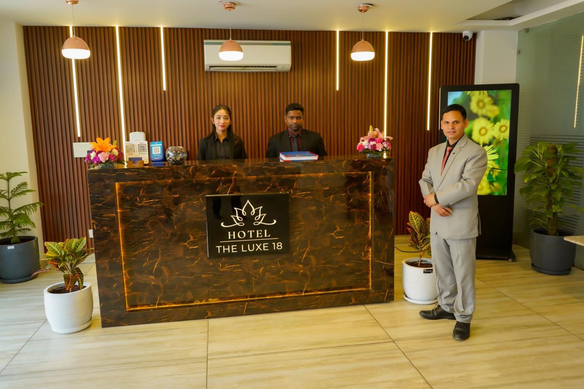 Hotel The Luxe 18 - Golf Course Road Γκουργκάον Εξωτερικό φωτογραφία