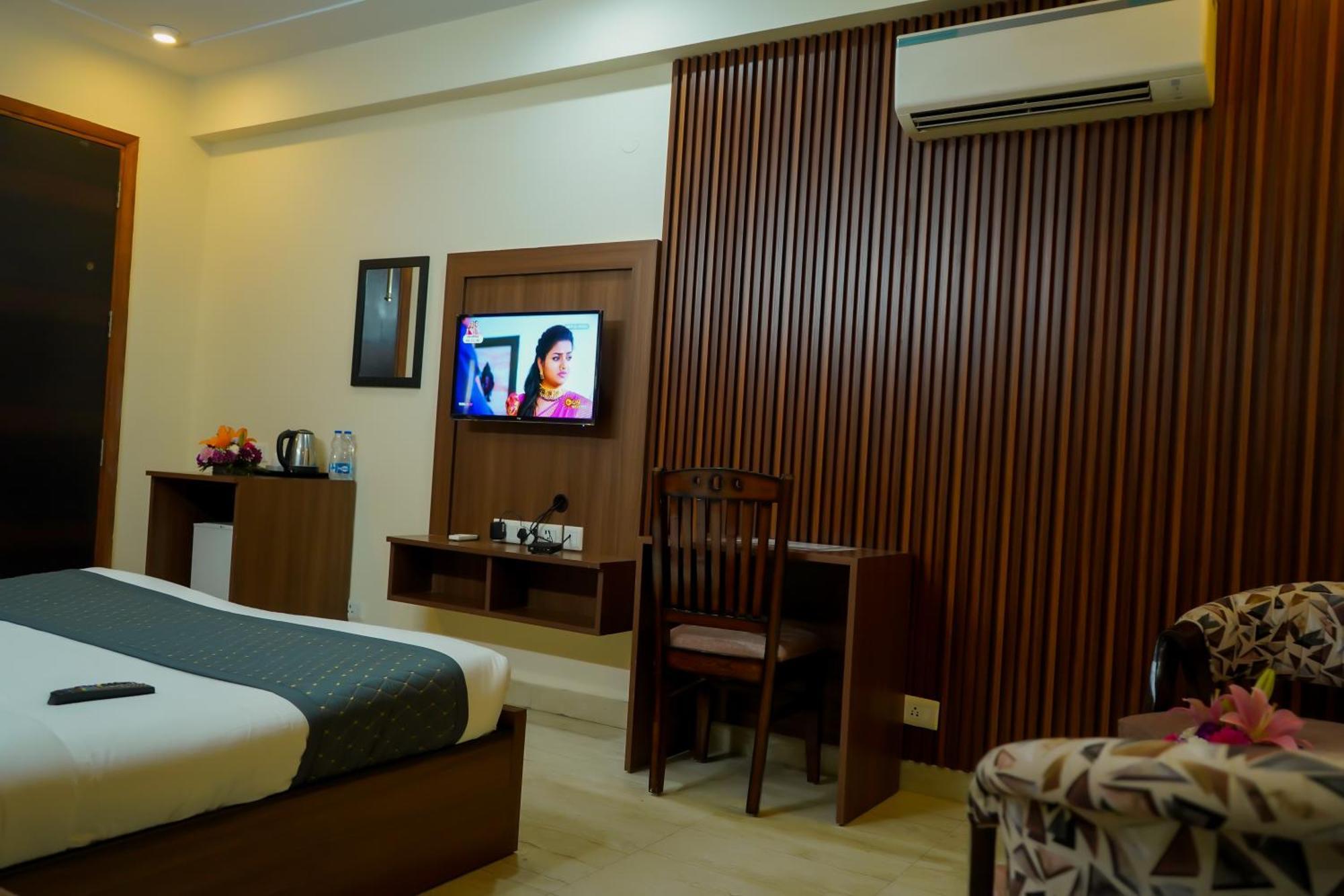 Hotel The Luxe 18 - Golf Course Road Γκουργκάον Εξωτερικό φωτογραφία