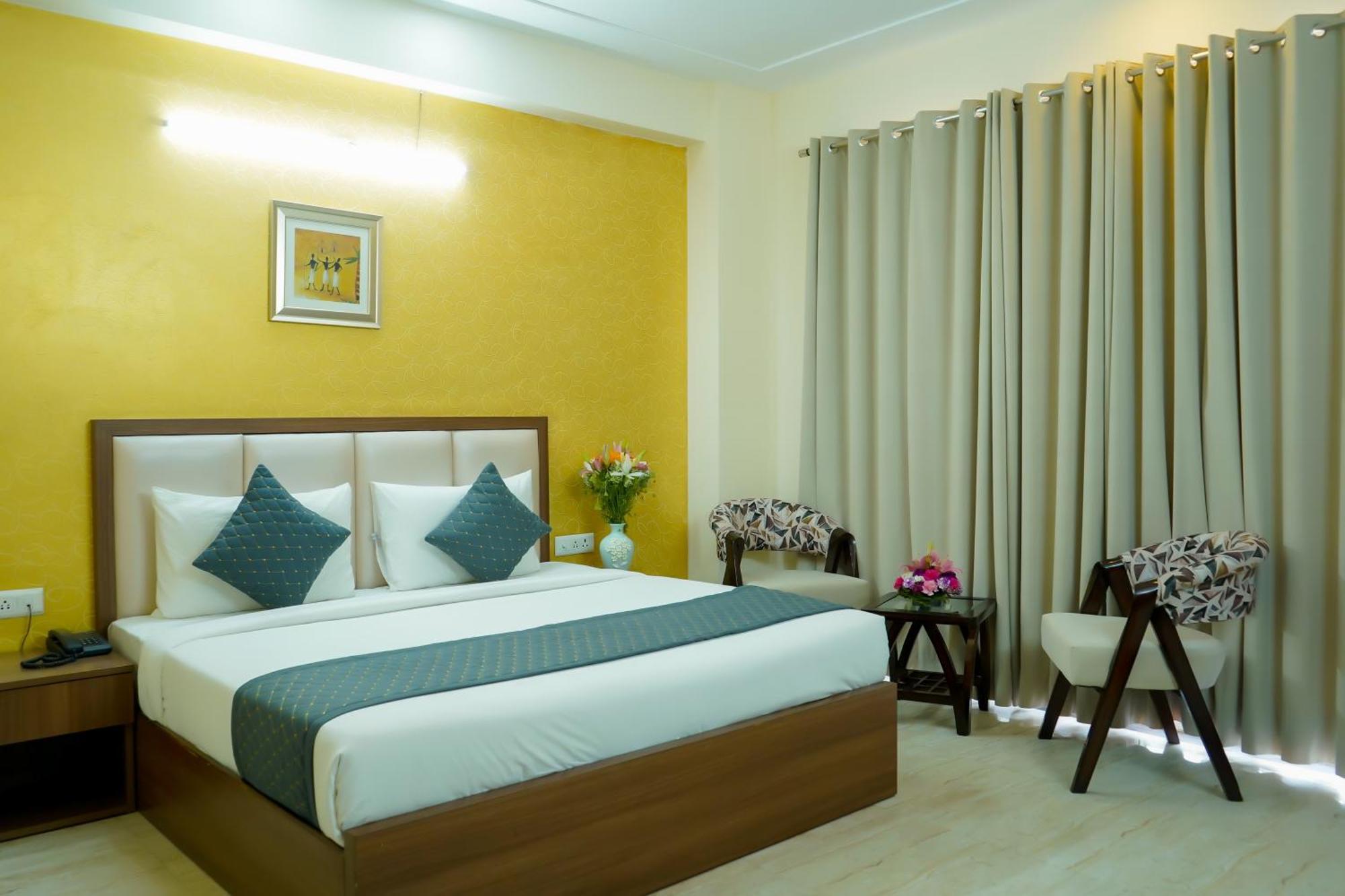 Hotel The Luxe 18 - Golf Course Road Γκουργκάον Εξωτερικό φωτογραφία