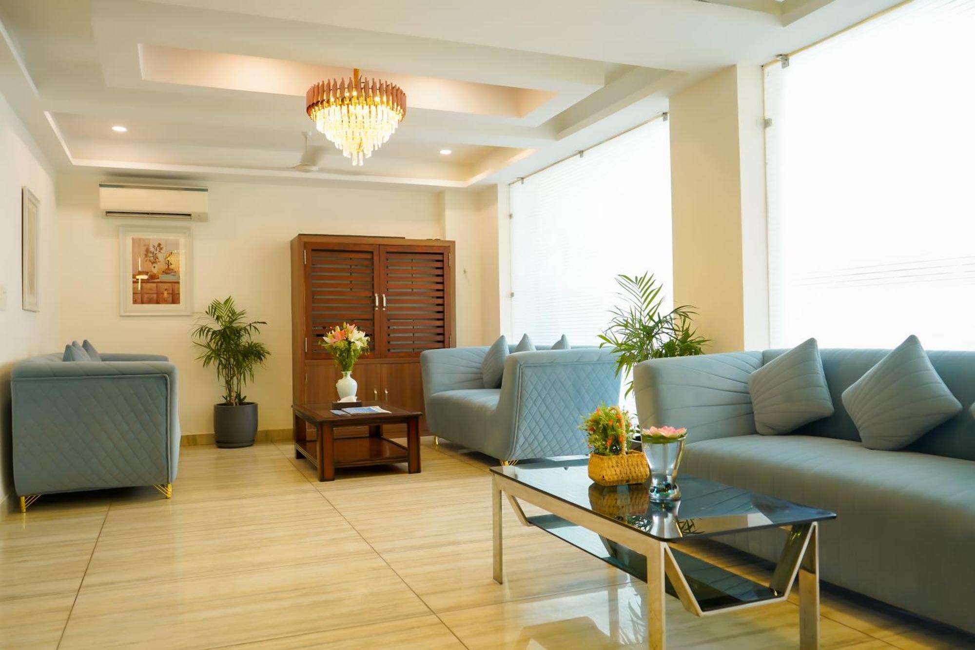 Hotel The Luxe 18 - Golf Course Road Γκουργκάον Εξωτερικό φωτογραφία